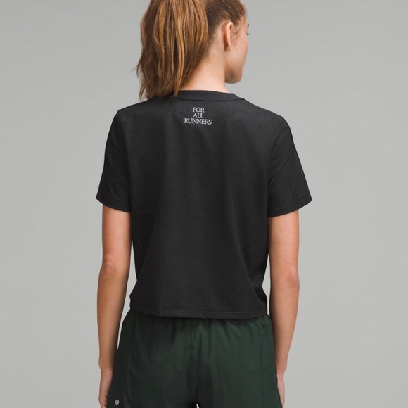 Lululemon Breathable Running Short Short Sleeve *Like New - Picture 2 of 5